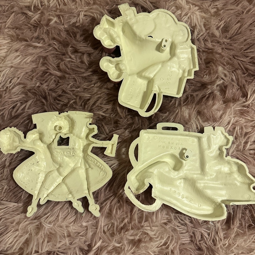 Burwood 1993 Wall Plaque Roller Skate Cassette Sneakers Phone Cheerleaders - Picture 8 of 12